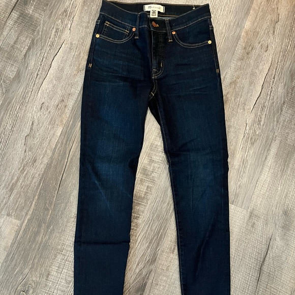 Madewell Petite Mid-Rise Skinny Jeans - Picture 6 of 11